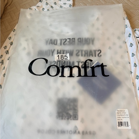 Comfrt Brand Pajamas - Picture 4 of 6